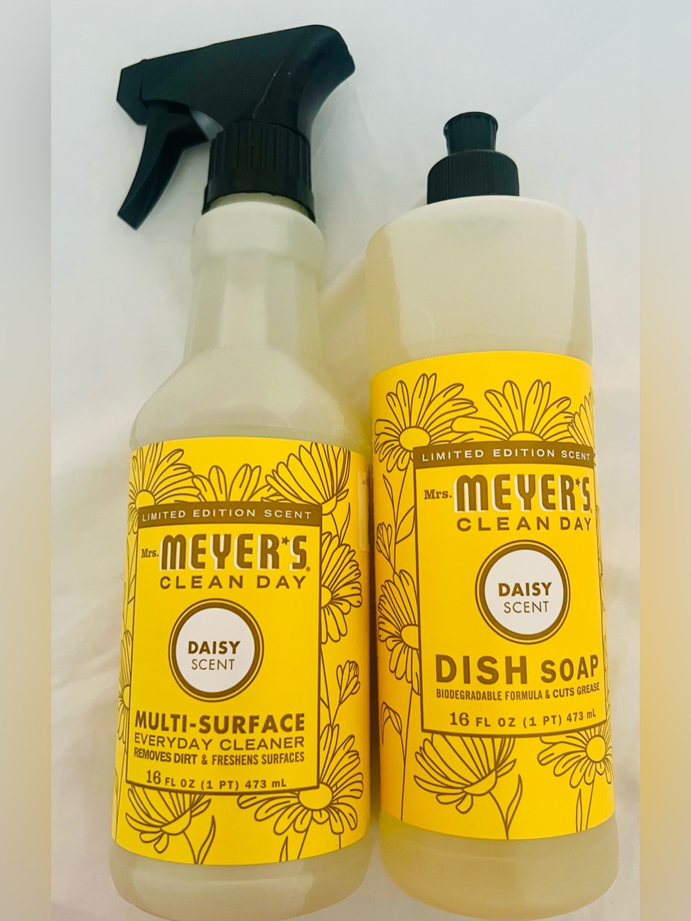 Daisy Scent Dish Soap & Multi-Surface Cleaner - Yellow